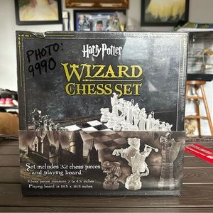BNIB Harry Potter Wizard Chess Set